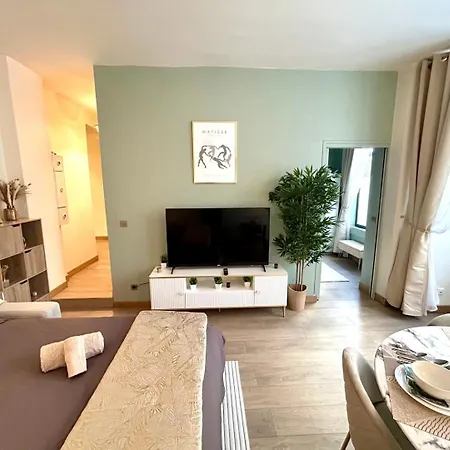 Apartment - Arc De Triomphe - 4 People *