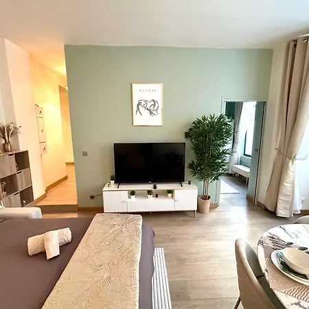 Apartment - Arc De Triomphe - 4 People Paris